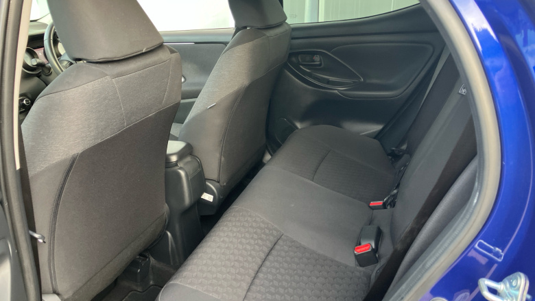 Toyota Yaris 1.5 Hybrid Design 5dr CVT Hybrid Hatchback